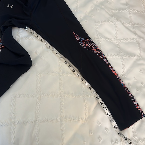 Under armor compression yoga pants/leggings with side pockets - Picture 9 of 9